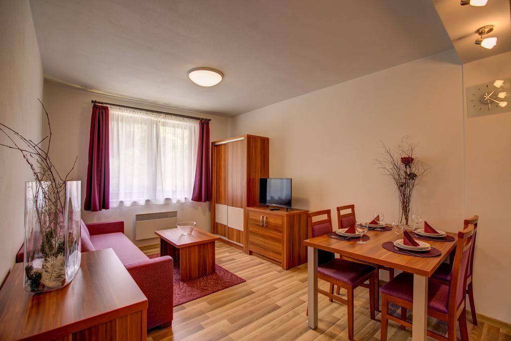 Apartmany Tri Studnicky เดมานอฟสกา โดลินา ภายนอก รูปภาพ