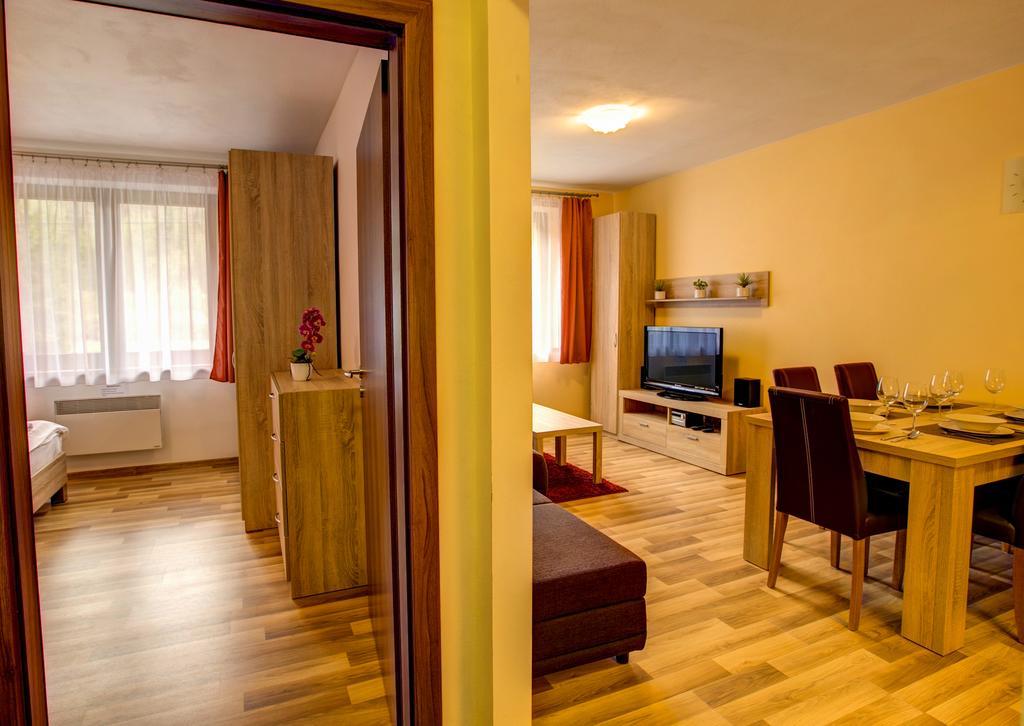 Apartmany Tri Studnicky เดมานอฟสกา โดลินา ภายนอก รูปภาพ