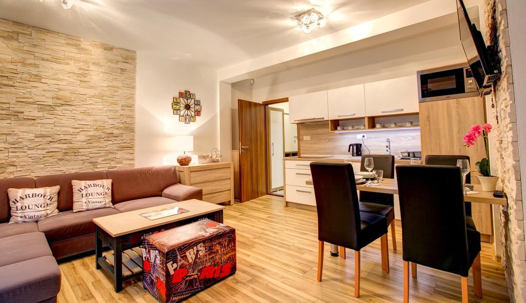 Apartmany Tri Studnicky เดมานอฟสกา โดลินา ภายนอก รูปภาพ