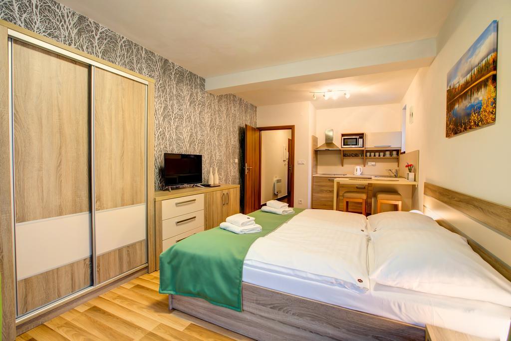 Apartmany Tri Studnicky เดมานอฟสกา โดลินา ภายนอก รูปภาพ